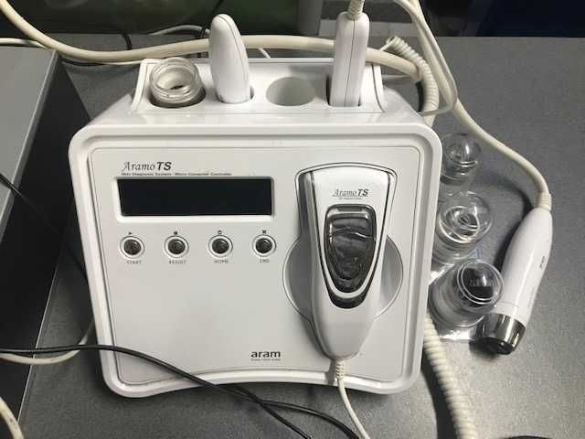 Máquina para diagnóstico capilar e cutâneo