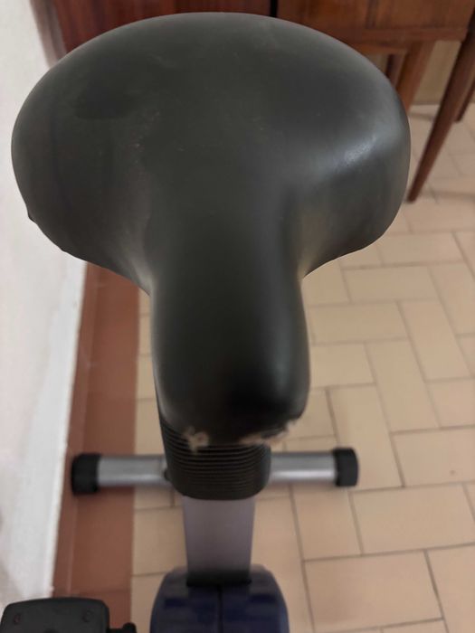 Bicicleta Estática Fitness Line - Compacta