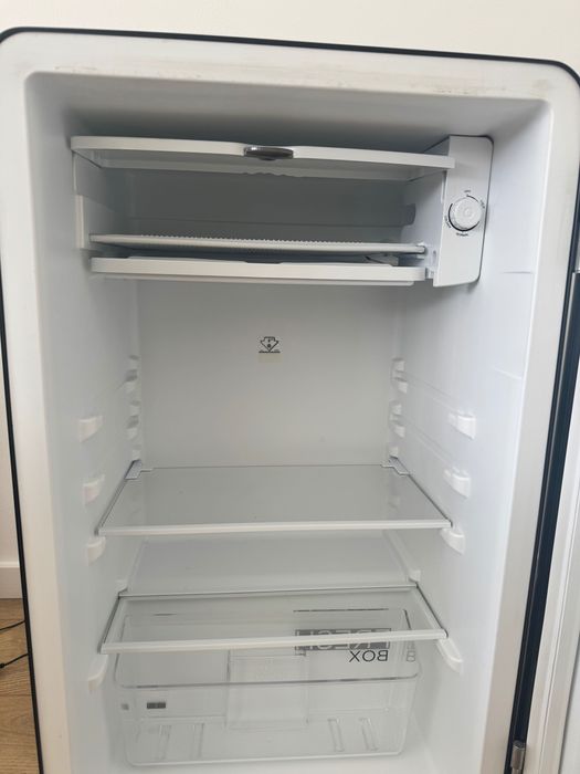 Mini Frigorífico Midea 93L com congelador – Como novo