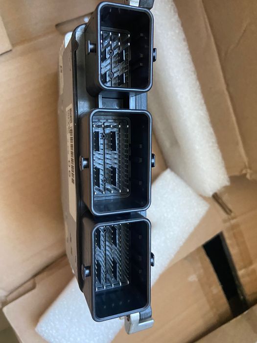 Nissan  блок управління мотором новий USA