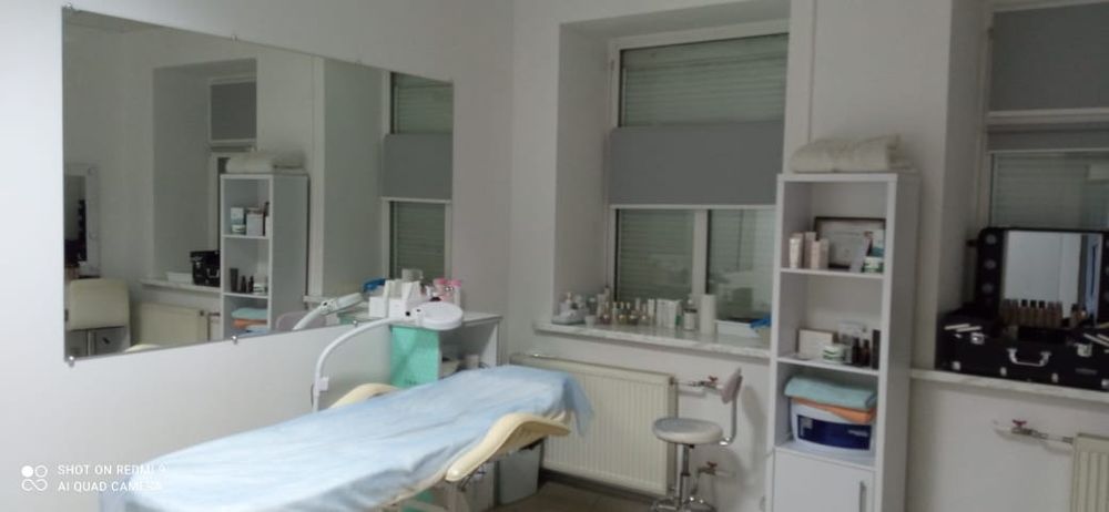 Продаж нежитлового приміщення вільного призначення в центрі міста