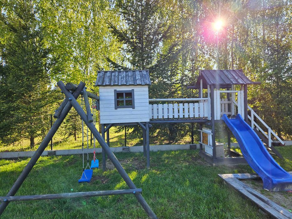 Drewniany plac zabaw