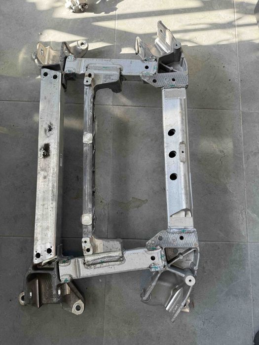 Підрамник передній Tesla Model S 2022++ plaid