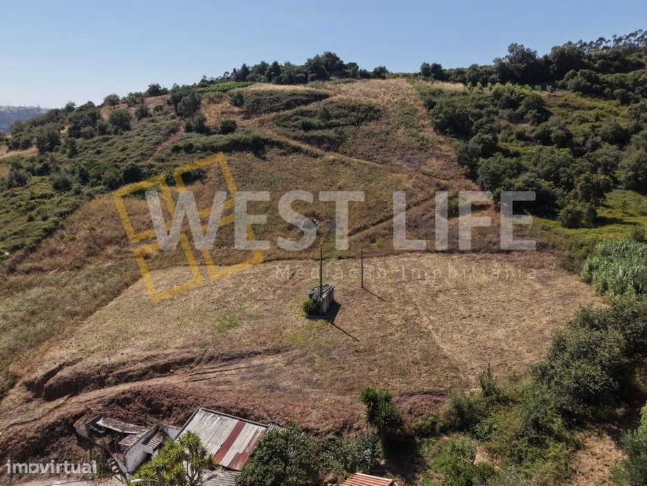 Terreno Rústico Urbanizável com 8.937 metros² em Aldeia Típica de M...