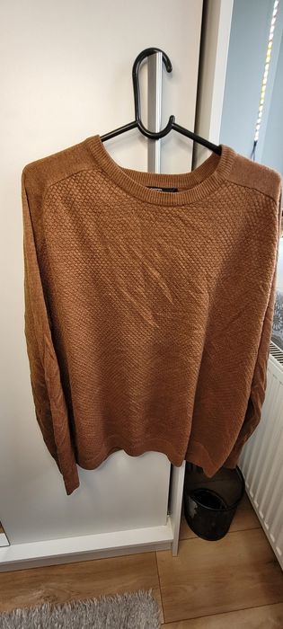 Sweter w kolorze brązowy rozmiar M