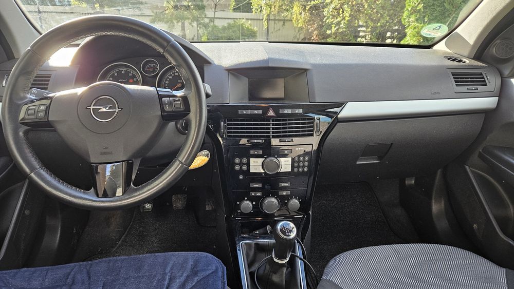 Opel Astra H 1.8 бензин