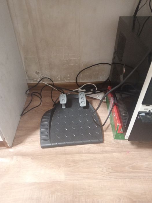 руль Logitech Force Feedback