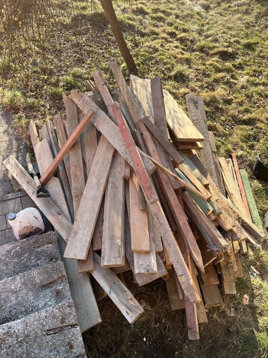 Duża ilość drewna na opał