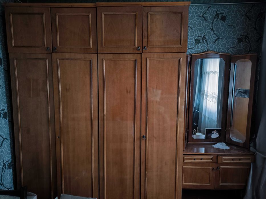 Шкаф с антресолями