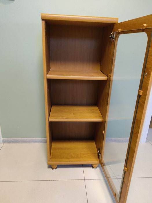 Witrynka BRW dobry stan. Wys 108cm, szer 45cm, gł 35cm