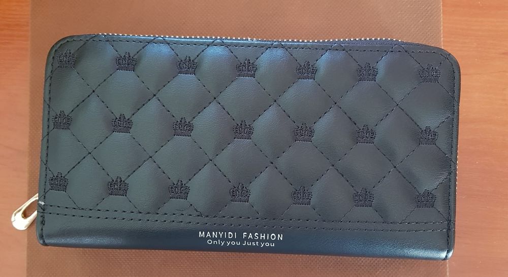 Гаманець на двох блискавках.