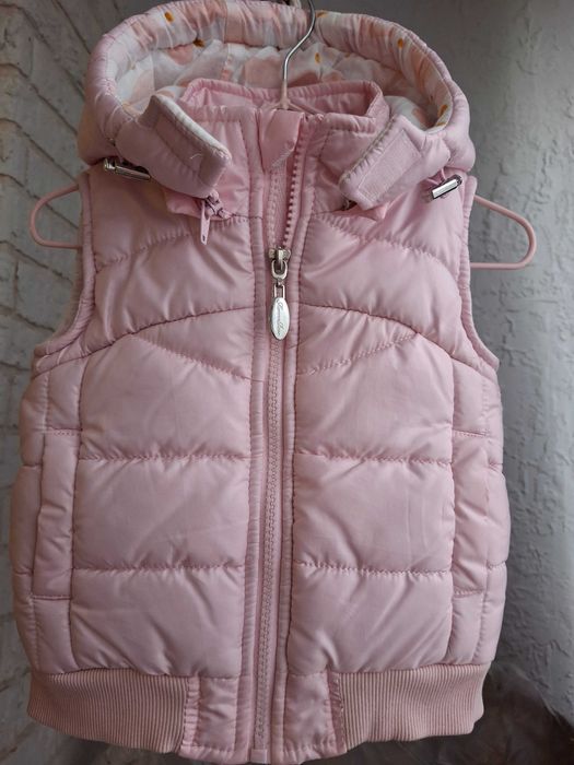 Безрукавка фірми Monna Rosa (Італія). Розмір на 9-12 місяців.