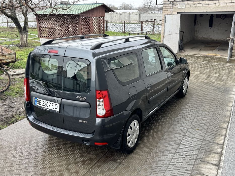 Дача Логан MCV 2010 рік 1.6.