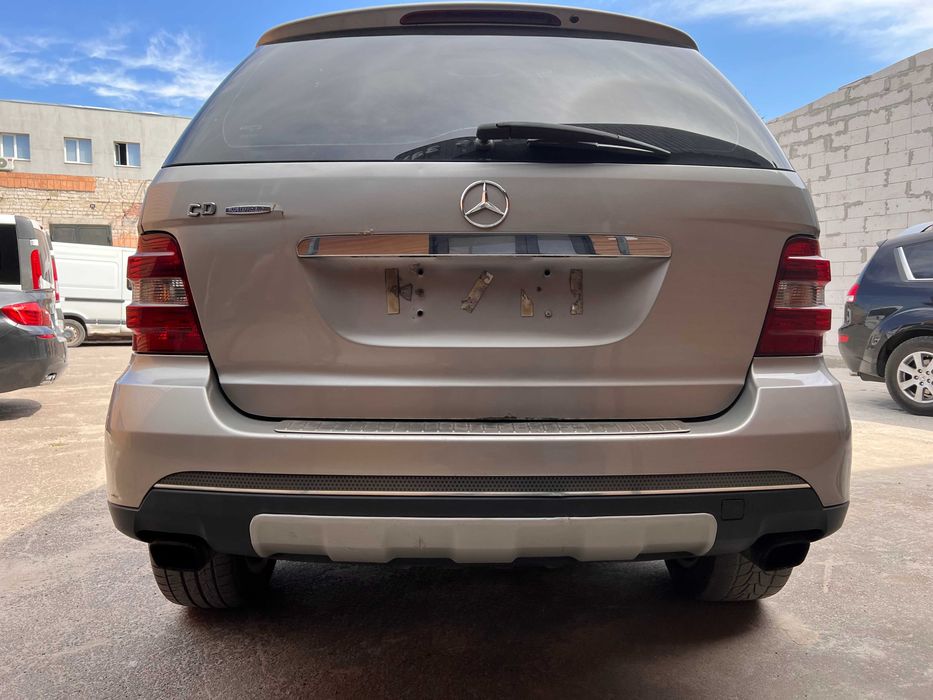Задний бампер Мерседес ML W164 задній бампер МЛ 164 Дорестайл