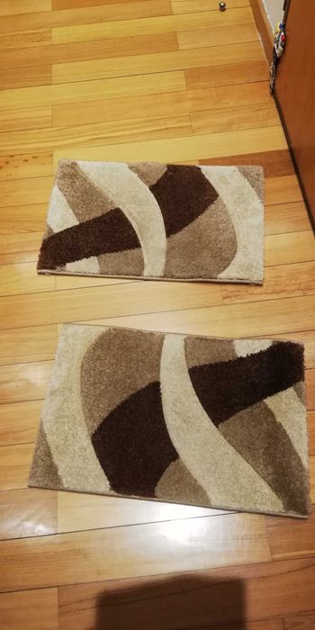 2 rugs 40 X 60