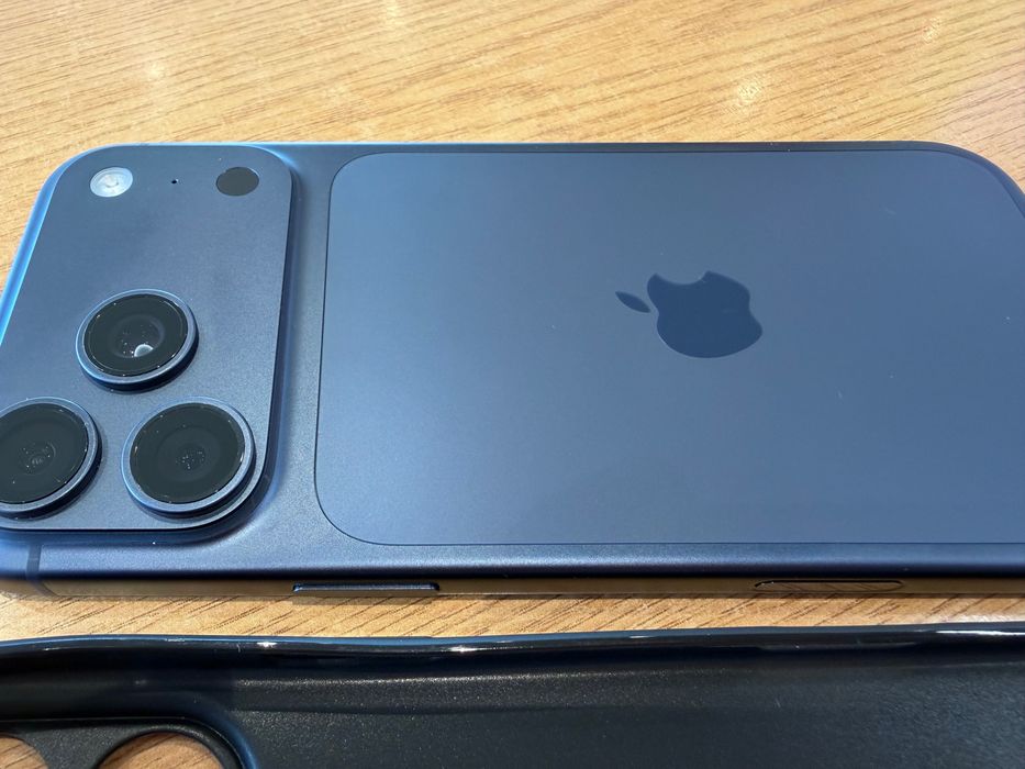 iPhone 17 Pro Max 256— Como novo, nunca ativado
