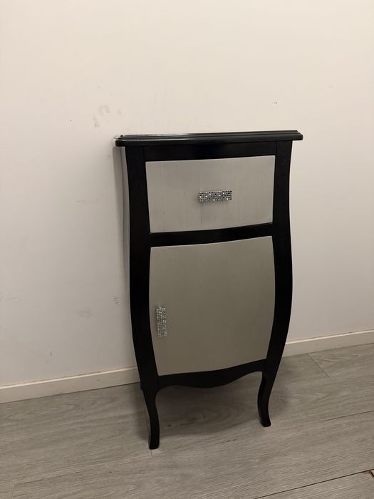 Movel , perfeito estado tenho disponivel dois . Sofa para forrar