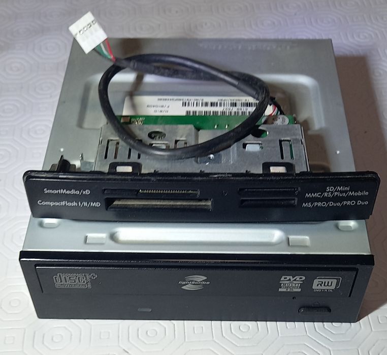 Drive DVD-RW e Leitor de Cartões de Memória para Desktop