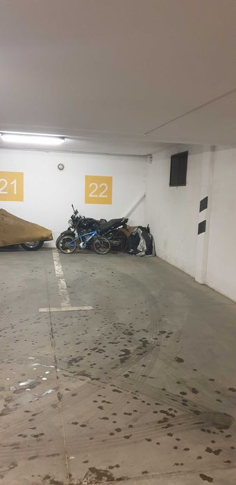 Miejsce w hali garażowej