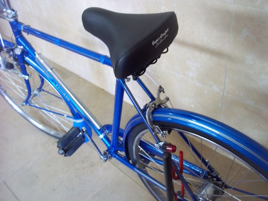 Bicicleta Triumph Vintage c/ mudanças