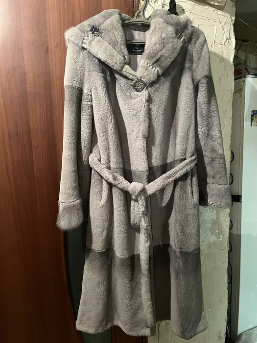 Продам шубу из бобра серо-голубую р.s-m (46)