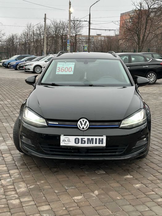 Продам Volkswagen Golf 2014 рік можлива розстрочка,кредит,обмін!