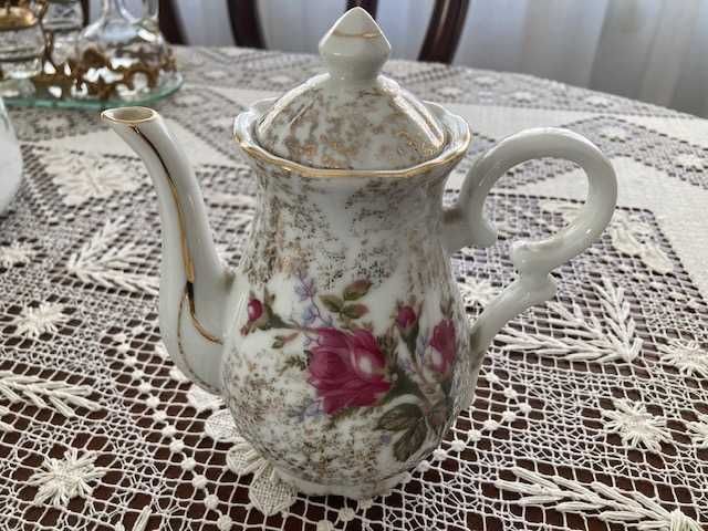 Serviços de café e de chá chineses antigos, porcelana, motivo flores