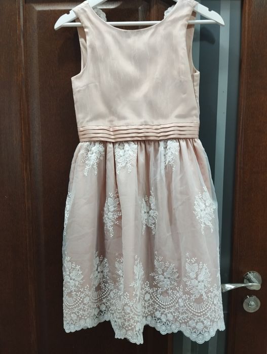 Śliczna sukienka 158 cm