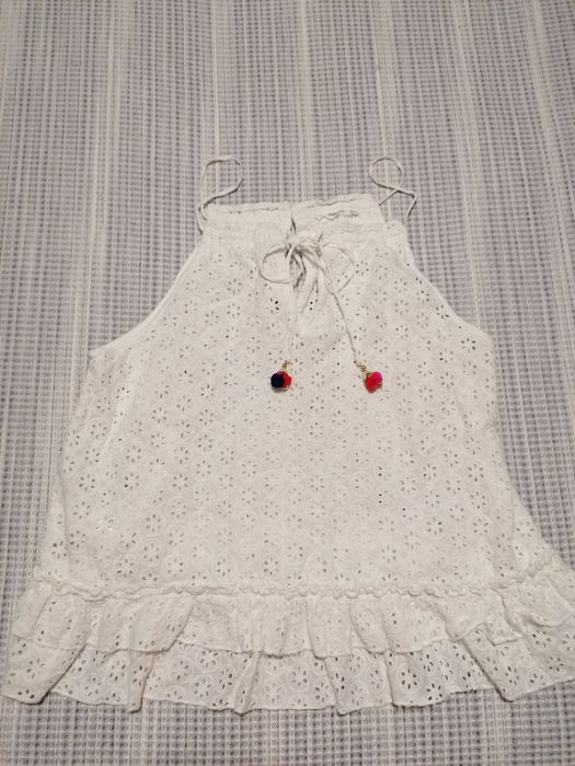 Roupa 5 € por peça
Roupas por 5 euros cada
É tudo com marcas de pouc