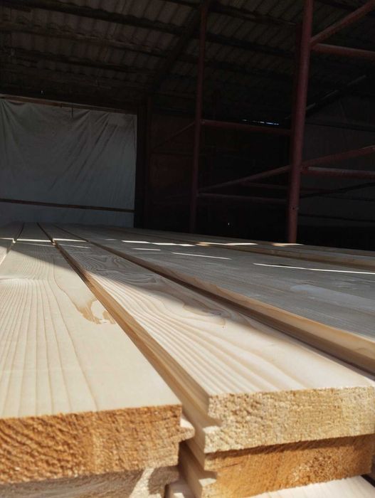 Дерев'яна дошка на підлогу із пазами, замками і термо швом