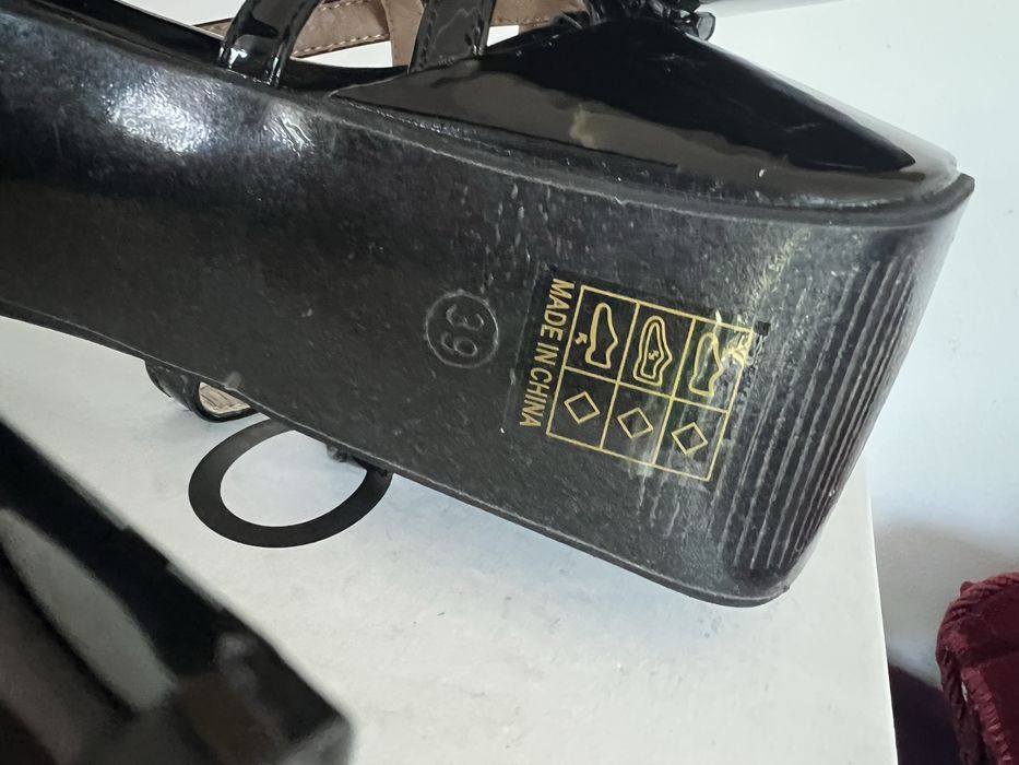 Bardzo wysokie szpilki platformy 38 / 39 czarne lakierki nowe