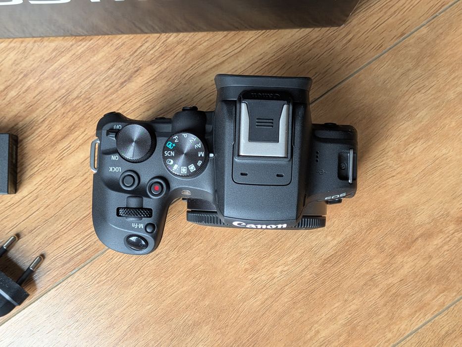 Canon R10 nova com garantia até 09/2028