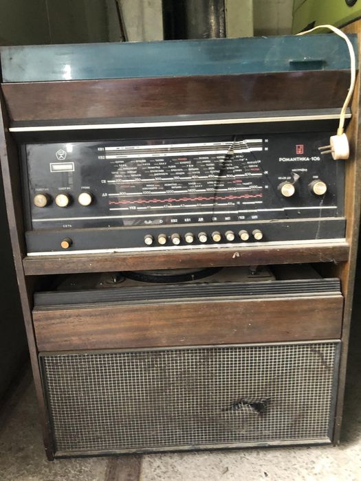 Магниторадиола Романтика-106.На запчасти. Бобинник.Проигрыватель.Шнур