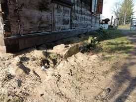 Wymiana podwalin/ bali/ przyciesi/ belek / renowacja domów z drewna