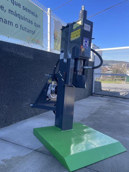 Rachador de lenha 30 toneladas vertical