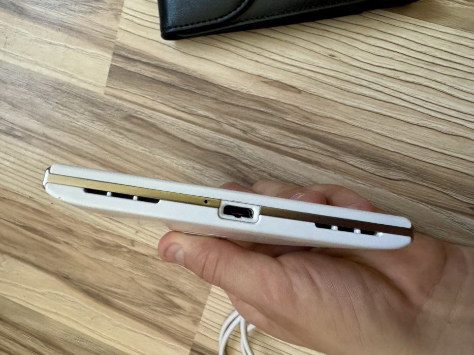 Blackberry passport z Androiedem 11 stan idelany