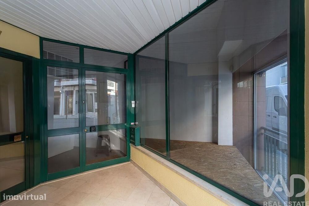 Loja / Estabelecimento Comercial T4 em Estrela de 150,00 m2