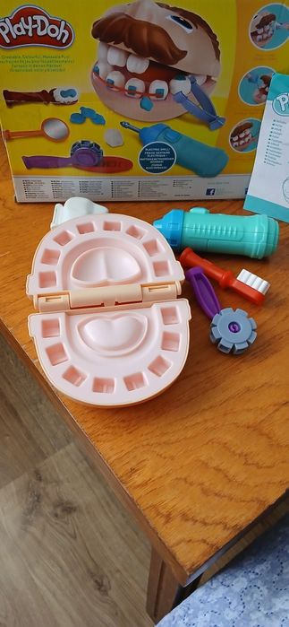 Ігровий набір пластилін Play-Doh "Містер зубастик"