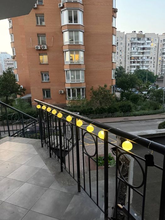 Здам місце бровіста,лашмейкера,візажиста