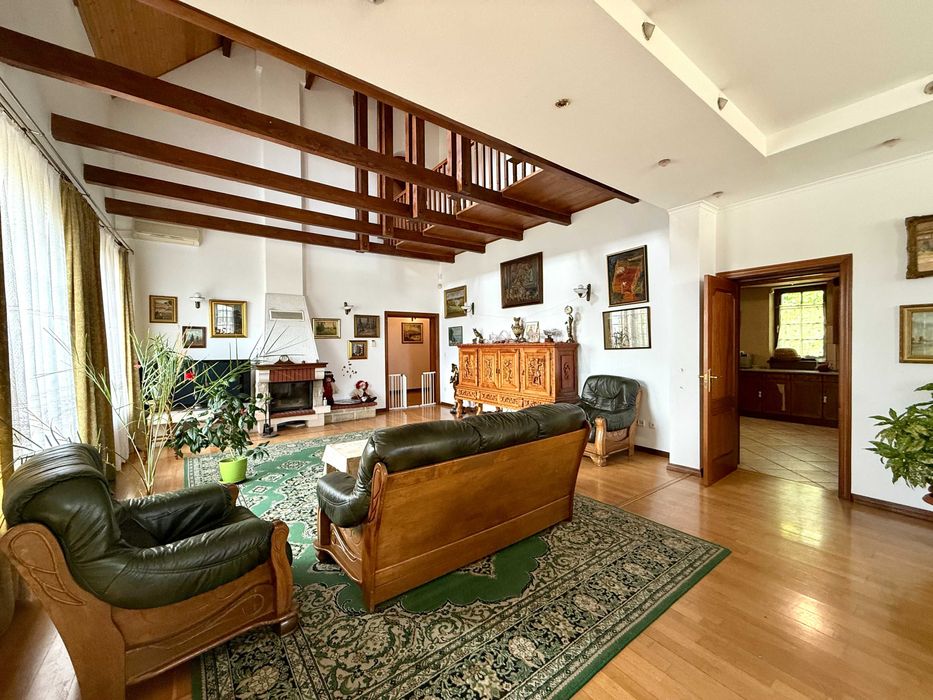 Продаж заміський будинок 450м2 15 сот.землі Брюховичі р-н рест. Байка