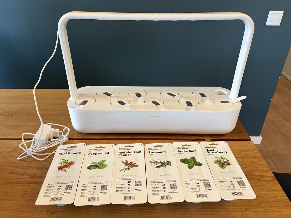 Click and Grow The Smart Garden 9