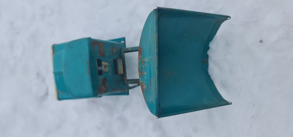 Продам старую железную машинку