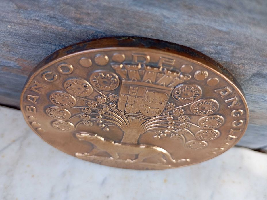 Raridade Medalha Colonial Portuguesa em Bronze Angola 1926–1951, 25º Aniversário do Banco de Angola