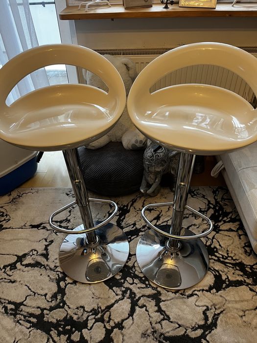 Hokery obrotowe z reg. wysokosci