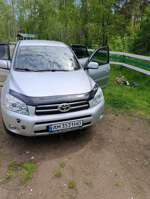 Автомобіль Toyota Rav 4