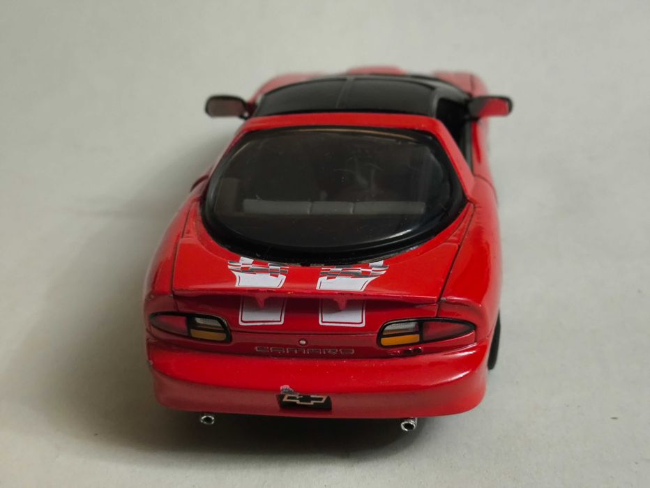 Машинка Chevrolet Camaro SS 2002 Welly 1/24