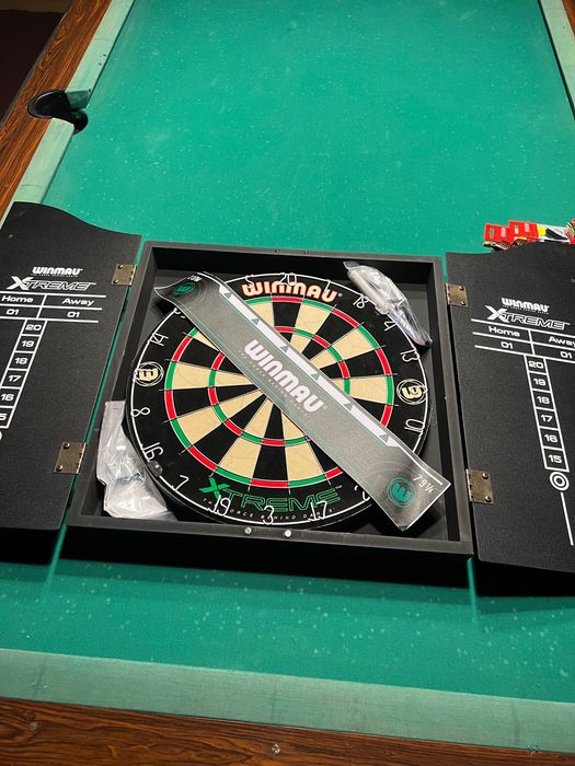 Tarcza do darta z obudową i tablicą otwierana Winmau
