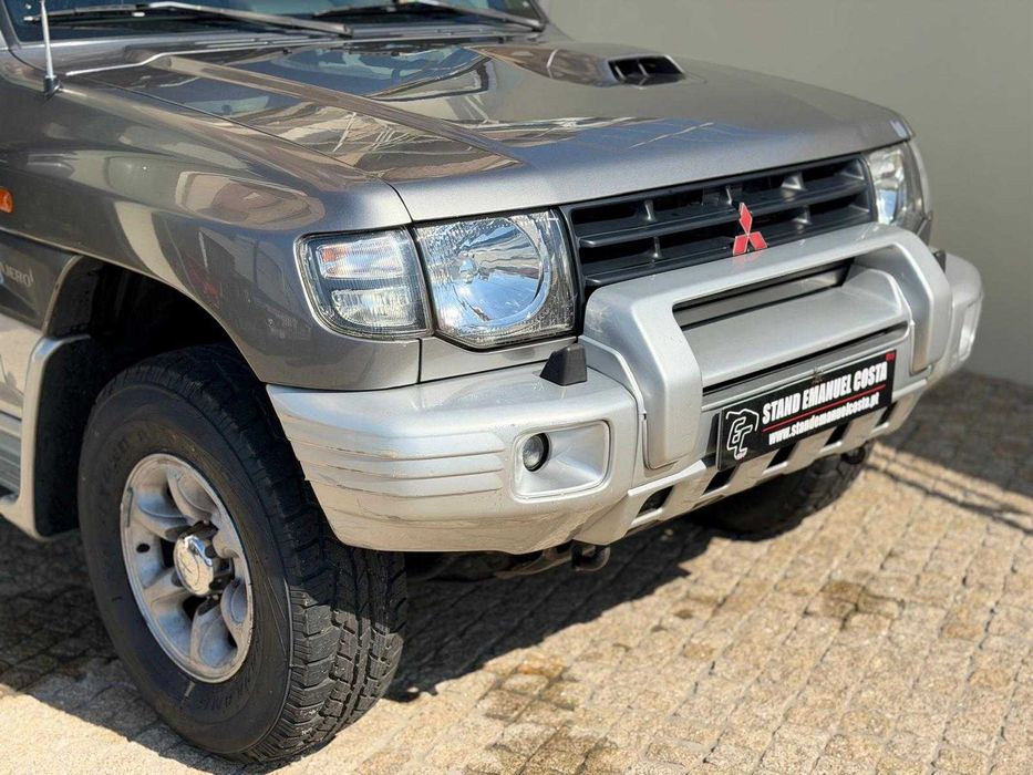 MITSUBISHI PAJERO GLS (ABAS LARGAS)
