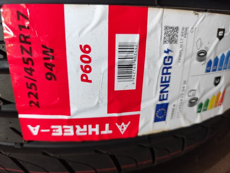 Pneus 225/45r17 Three A P606 Novos