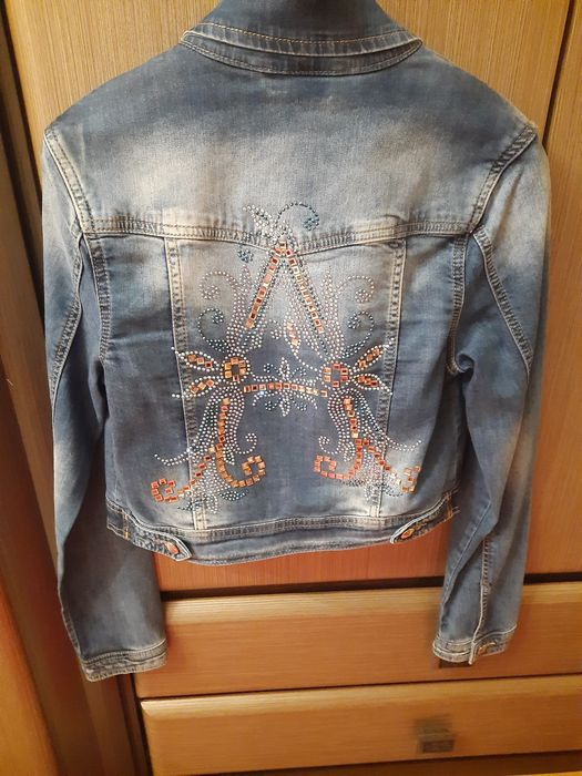 Джинсовий піджак з камінчиками в ідеальному стані